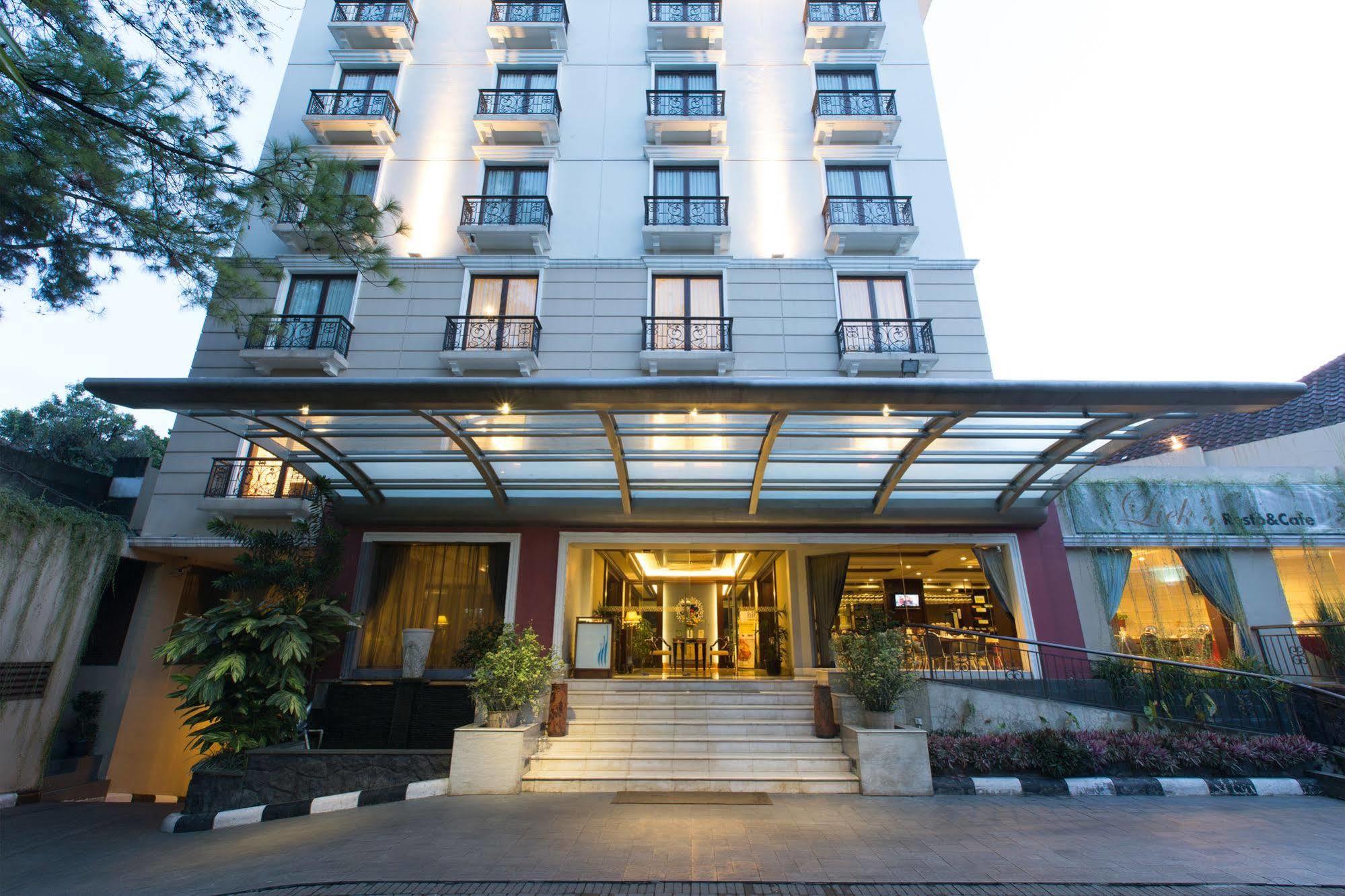 Asmila Boutique Hotel Бандунг Экстерьер фото
