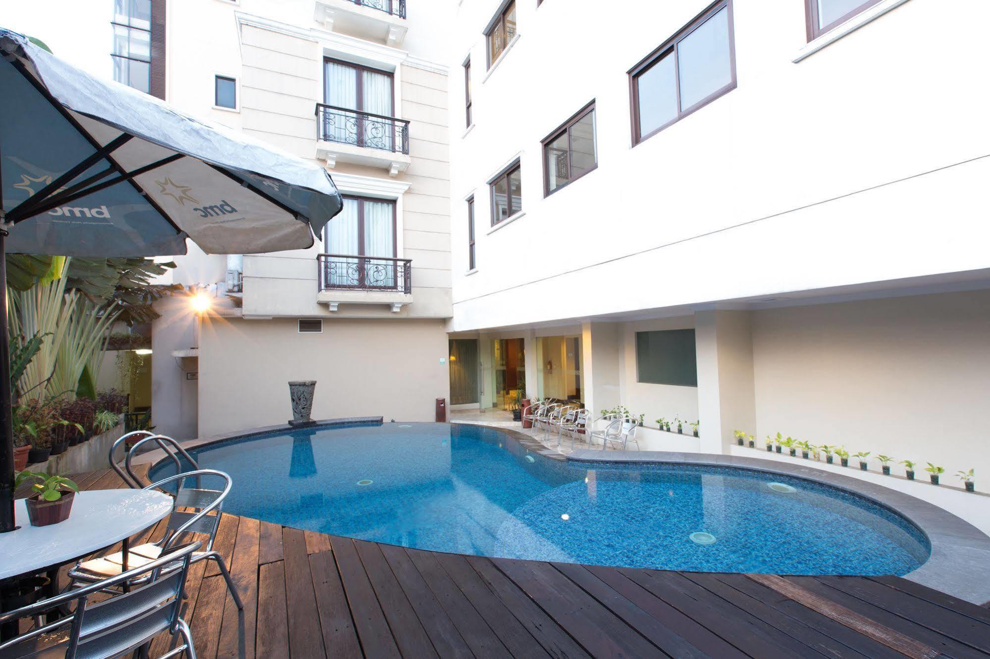 Asmila Boutique Hotel Бандунг Экстерьер фото