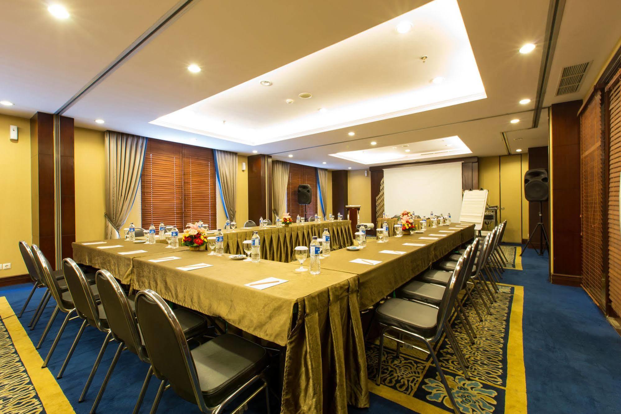 Asmila Boutique Hotel Бандунг Экстерьер фото